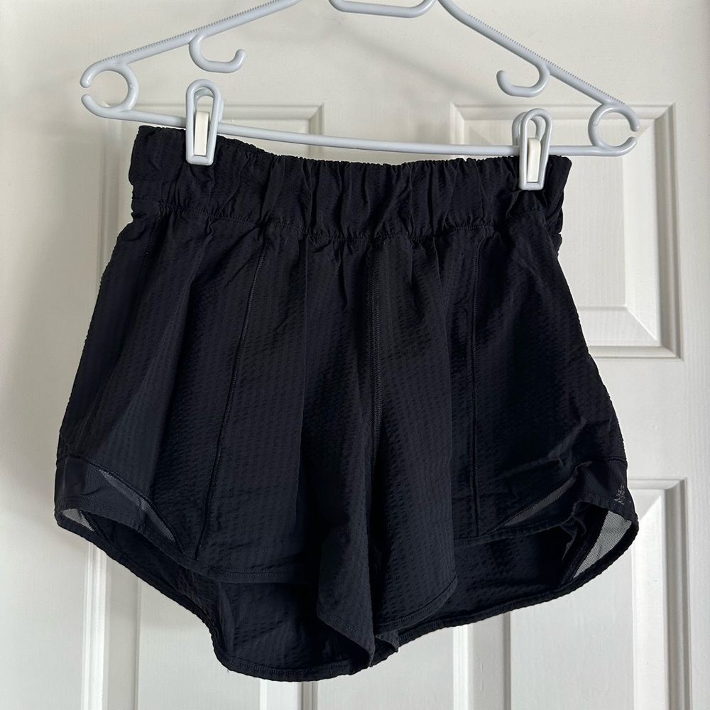 Lululemon Hotty Hot Seersucker Running Shorts Women’s Black Size 6